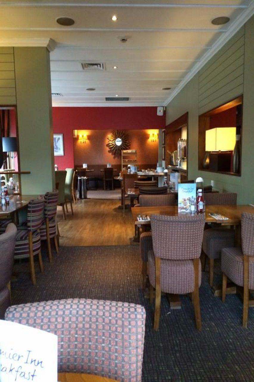 Premier Inn London Barking Exteriör bild