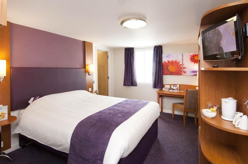 Premier Inn London Barking Exteriör bild