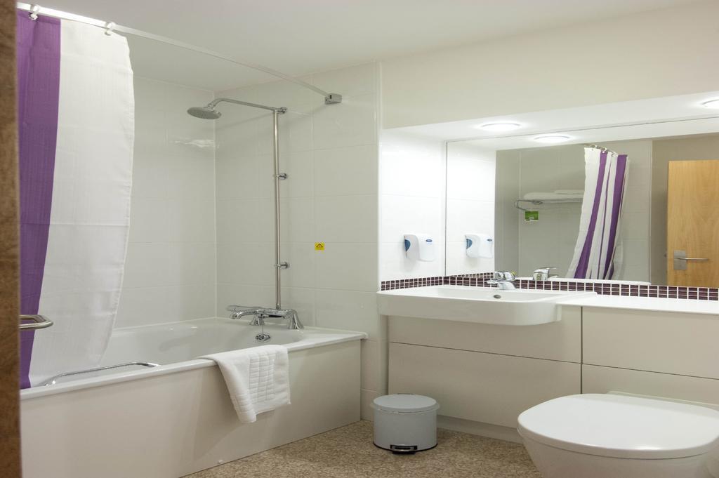 Premier Inn London Barking Exteriör bild