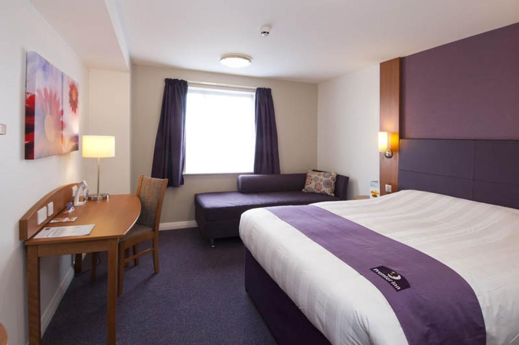 Premier Inn London Barking Exteriör bild